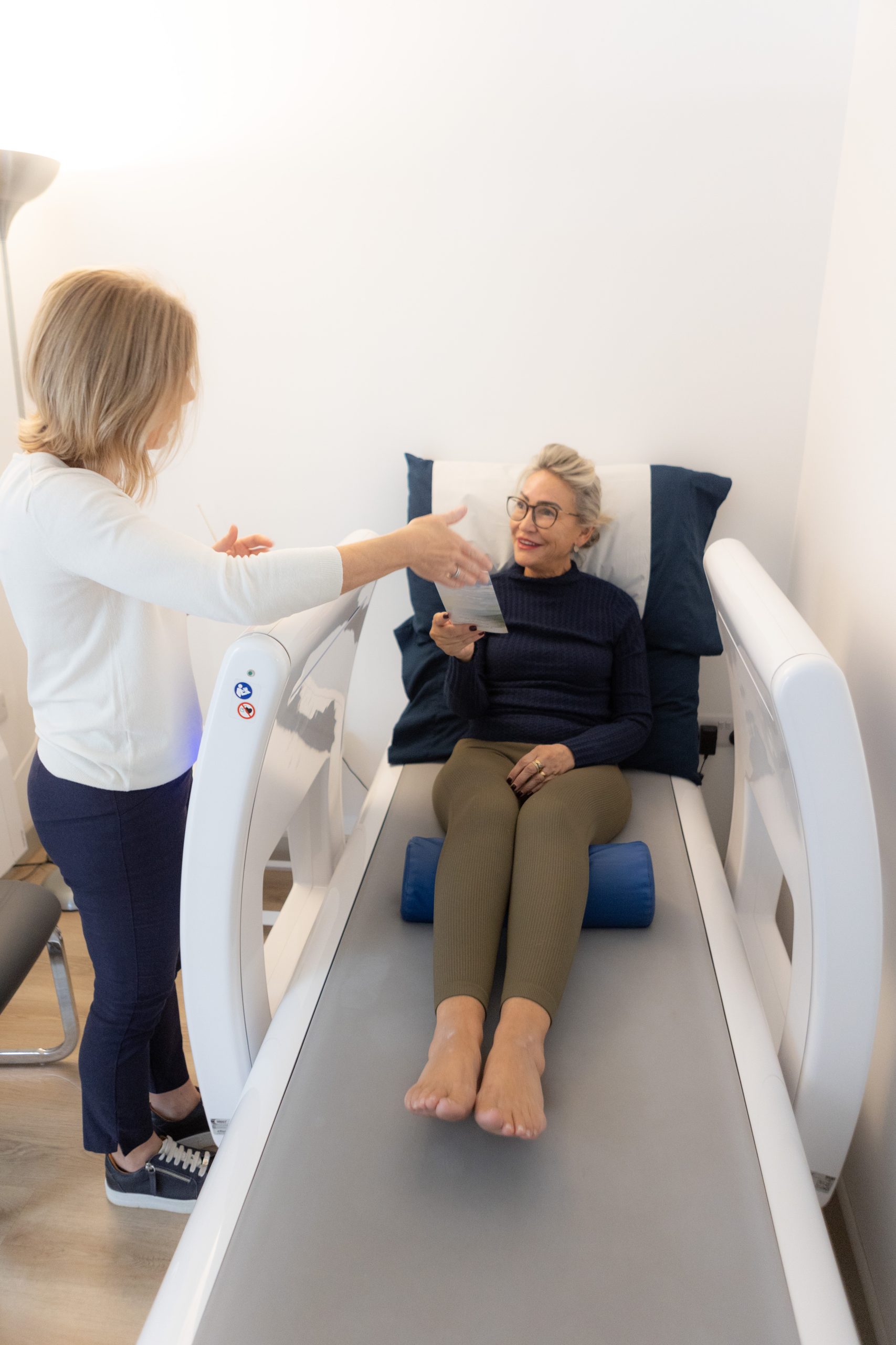 Cervical-spine-palpation